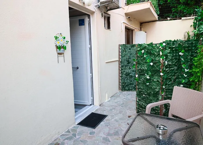 Lysandros Apartments In Athens, Near The Metro